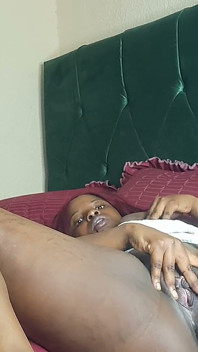 Just Listen to How Wet Pussy Sounds From Fingering