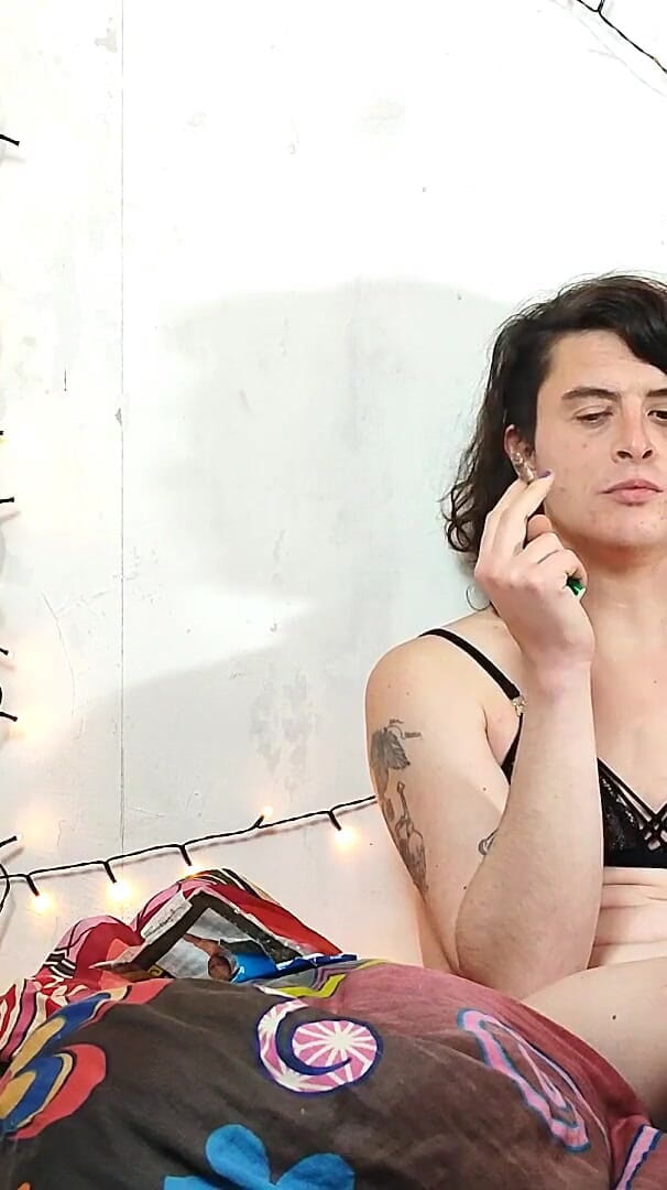 Smoke in bra and pantie (Sara non-binary) Smoke in bra and pantie (Sara non-binary)