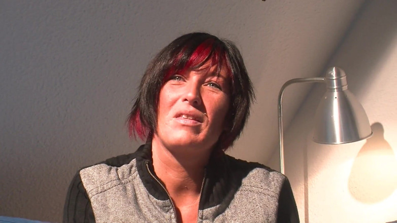 BB video: Sie Stecken Das Sexspielzeug Rein, Während Sie Von Bb-video Gefilmt...