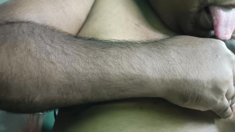 Fapidontmind: Meme uçlarımda titreşim