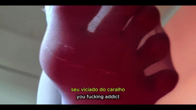 Espuleta Maia: Giantess kejam memerintahkan lelaki kecilnya yang sedap untuk menghidu pepeknya