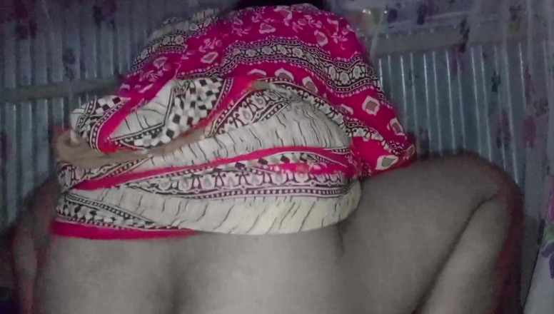 Dogrupali69: Teyze ve oğlan desi evde seks