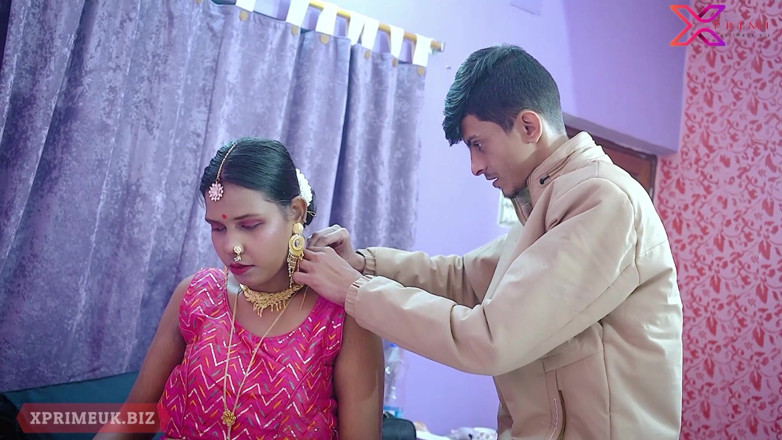Creative Pervert: देसी भारतीय सुंदर धोखेबाज पत्नी अजनबी को चोदती है