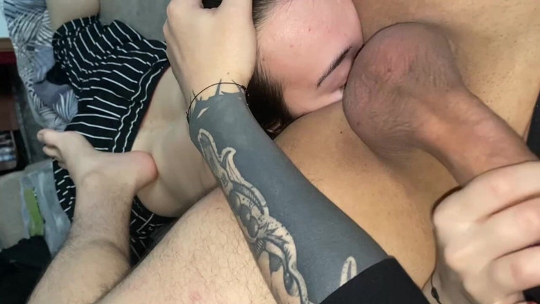 Cumqueen6914: Îi ling anusul iubitului meu până când ejaculează