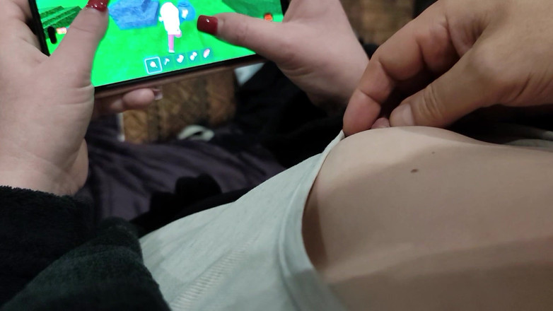 vuana: In ginocchio e succhia quel grosso cazzo!