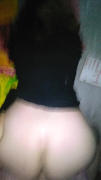 Fitcure1: Mi novia con un vestido en cuarteto en cama 2