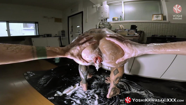 Yoshi Kawasaki XXX: Yoshikawasakixxx - Yoshi Kawasaki alimenta hambriento agujero con yogurt cremoso