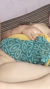 Proaspăt adoră romantismul cuplului căsătorit și futut în videoclip sexual hindi
