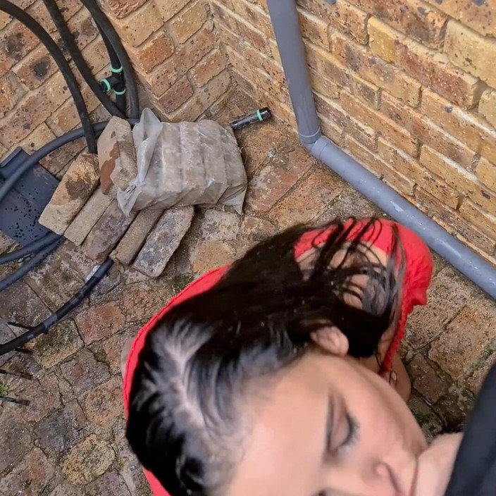 domslutfucker: Genç ally ağız sidik ve yarak emiyor, bakış açısı