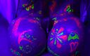 LilyKoti: Neon titfuck è meglio della festa neon! Lilykoti