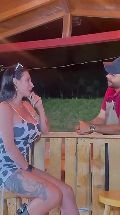 Jenifer Play: Cizinec mě šuká v baru - Jenifer Play