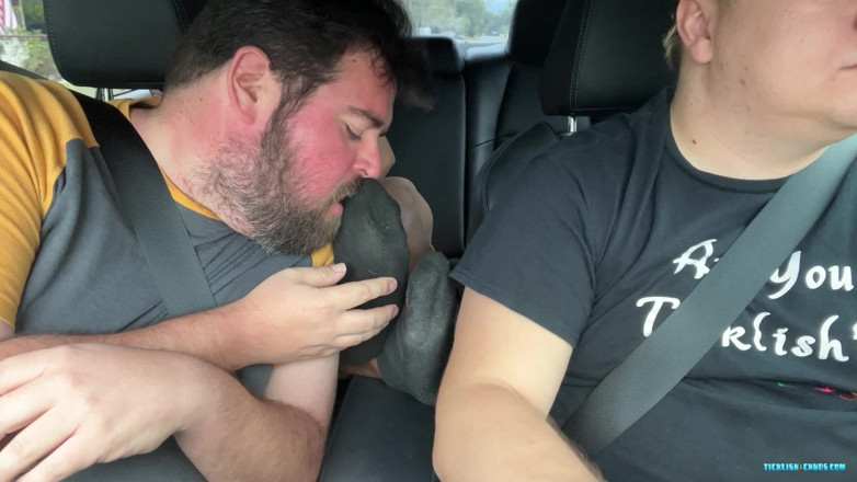 Ticklish Chubs: Snyft: L'adorazione del solletico di fabio