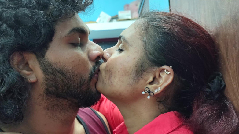Vaigavarun45: Bloqueo de labio caliente en camiseta y camisa