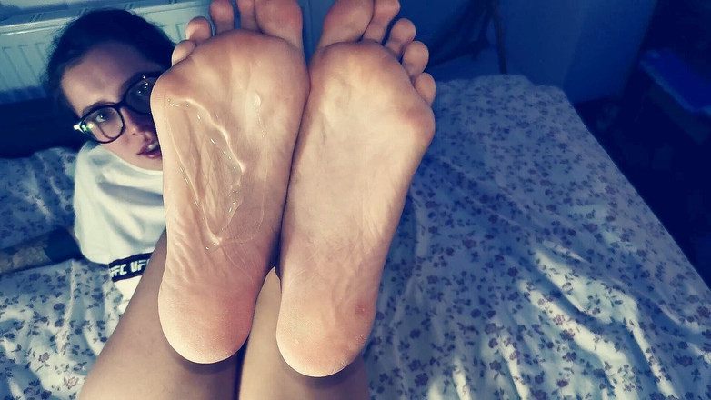 Ghomestory: Sexy dívka dělá sexy nožní fetiš | Vyvrcholení na chodidla | Perfektní...
