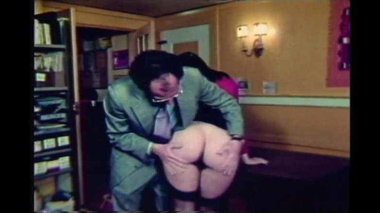 Vintage Usa: Trik mesum cewek jadul tiba-tiba muncrat (film lengkap)