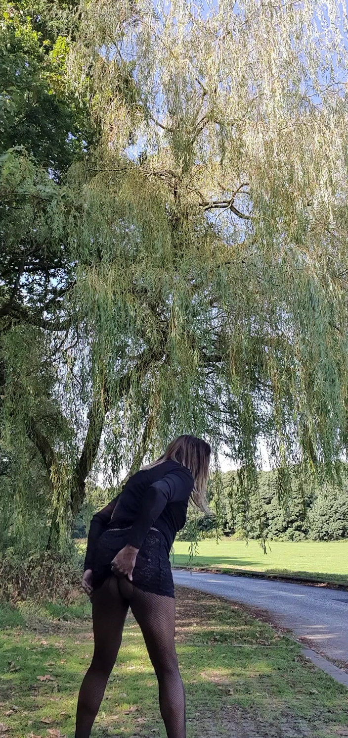 Lingeriemanx69: 야외에서 혼자 1