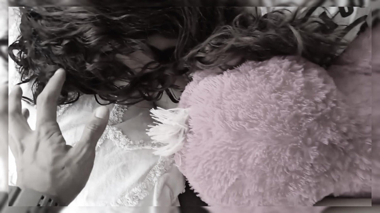 Mili069: Saya tiba dan kawan baik mengongkek saya semasa merakam saya