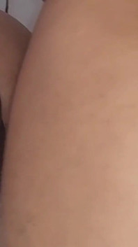Memek mulus tante seksi ini dientot habis-habisan sampai matanya habis-habisan