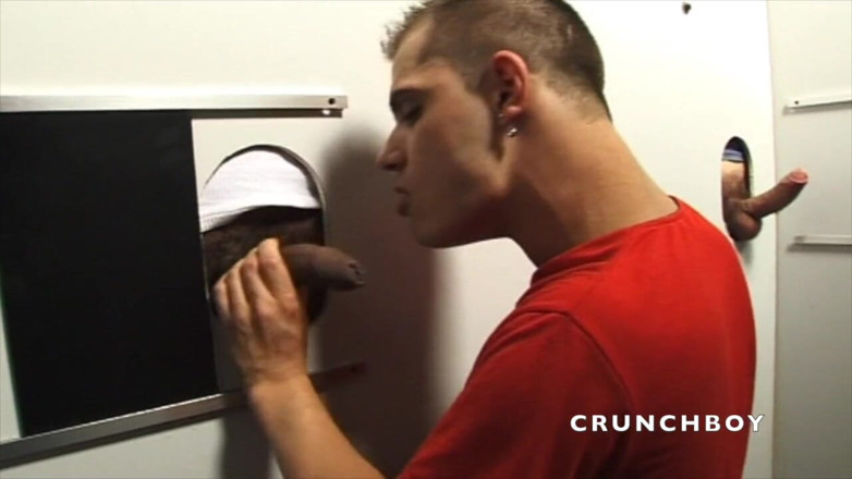 Crunch Boy: Tellement bon pour sucer une grosse bite dans les trous...