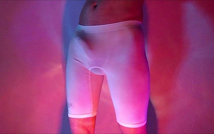 TheOldBigThing: Groeiende monster in panty - mijn stijve erectie