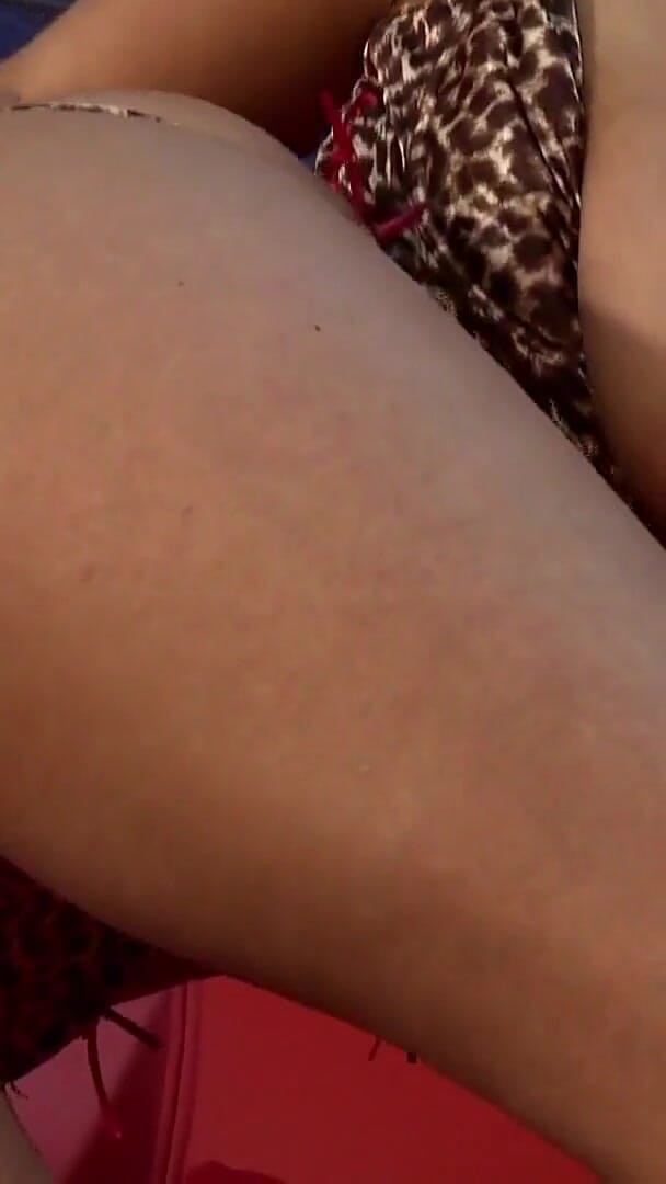 Busty big boobs: Meine frau, eine untreue schlampe mit straffen und samtigen brüsten...