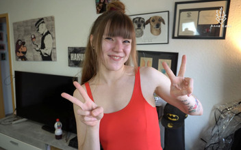 Anne Eden: Awak 2 Minit Untuk 2 Lubang Saya!!