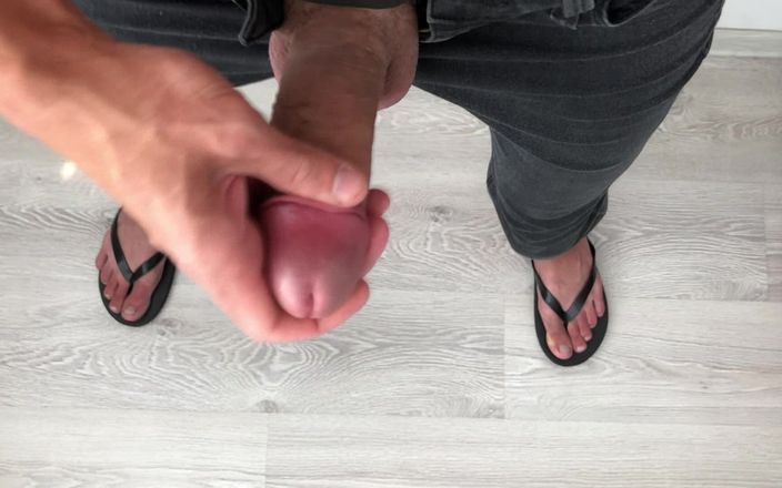 TV Jack long: Jerking off a Big Penis in a Seat - Ladyboy Jerking...