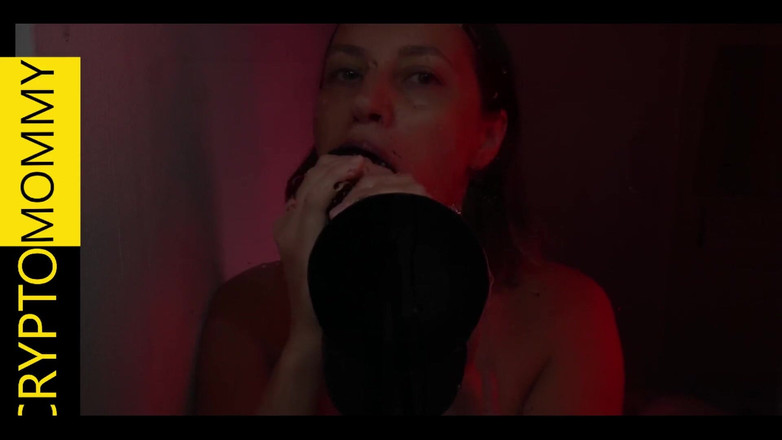 Crypto Mommy: MiLF leccata di culo gola profonda occhi sporgenti