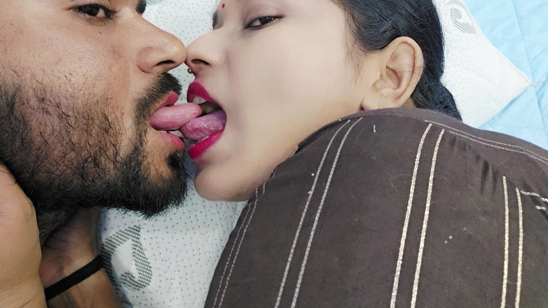 Payal studios: 继妹亲吻和胸部吮吸和浪漫