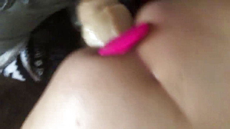 MzKiTTy91: Pawg'ın amcığı büyük çift yarakla genişletiliyor