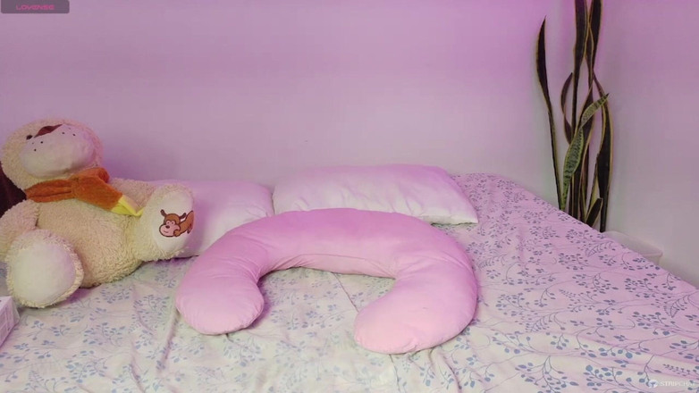 Emilyn Grifs: Pipe, Sexe, Petite Latina Nue