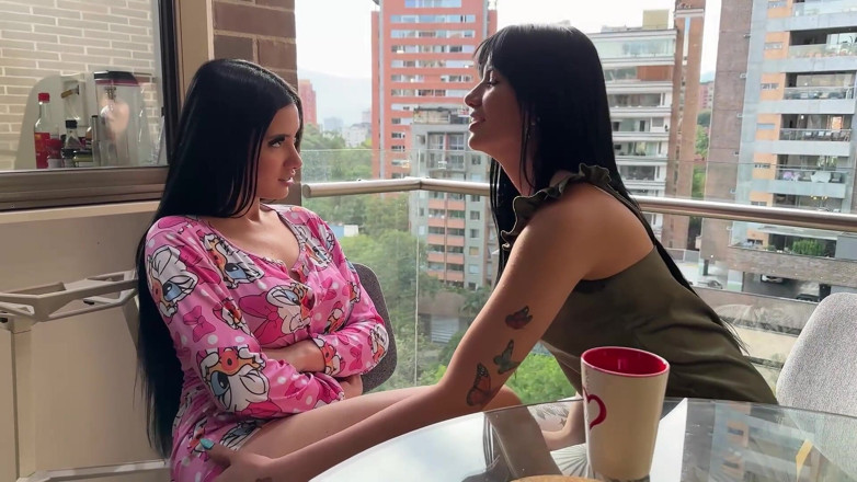 Ambar Prada: Geile Lesben voller Vergnügen, Muschi-Essen, amber Prada &amp; Yenifer Chacon