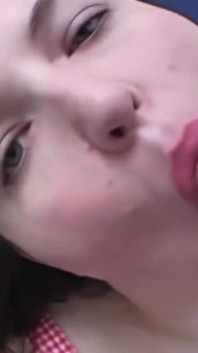 Fuckfest de BBW sexy des années 90 et facial