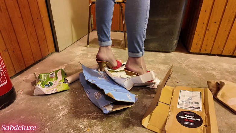 Sabdeluxe: 169 Картонный Краш Киара