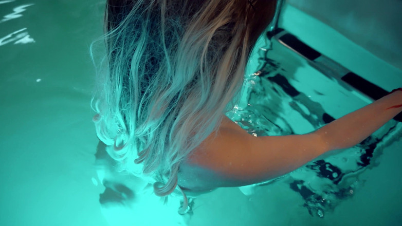 ReplayXXXLady: Stepson Fucked His Stepmom Finding Her Naked in the Pool