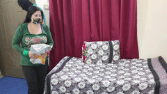 NabilaShehzadi: 幸运的送货员与热辣的女主人发生性关系 - 后入式口交