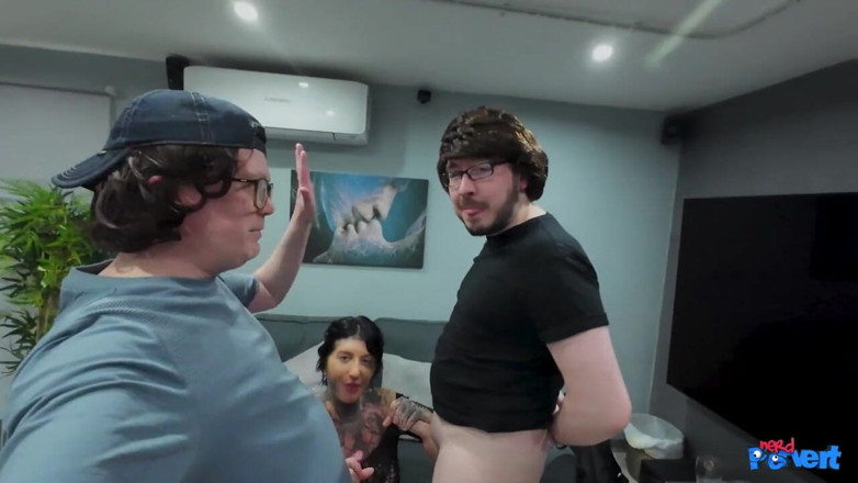 Nerd Pervert: Pixxie Peach - puta sorbiendo con tinta