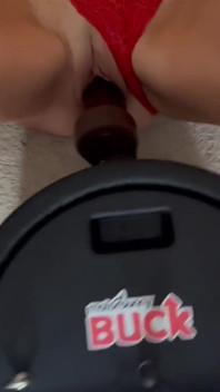 Pawg esposa cavalgando 11 polegadas bbc e gozando em Motorbunny