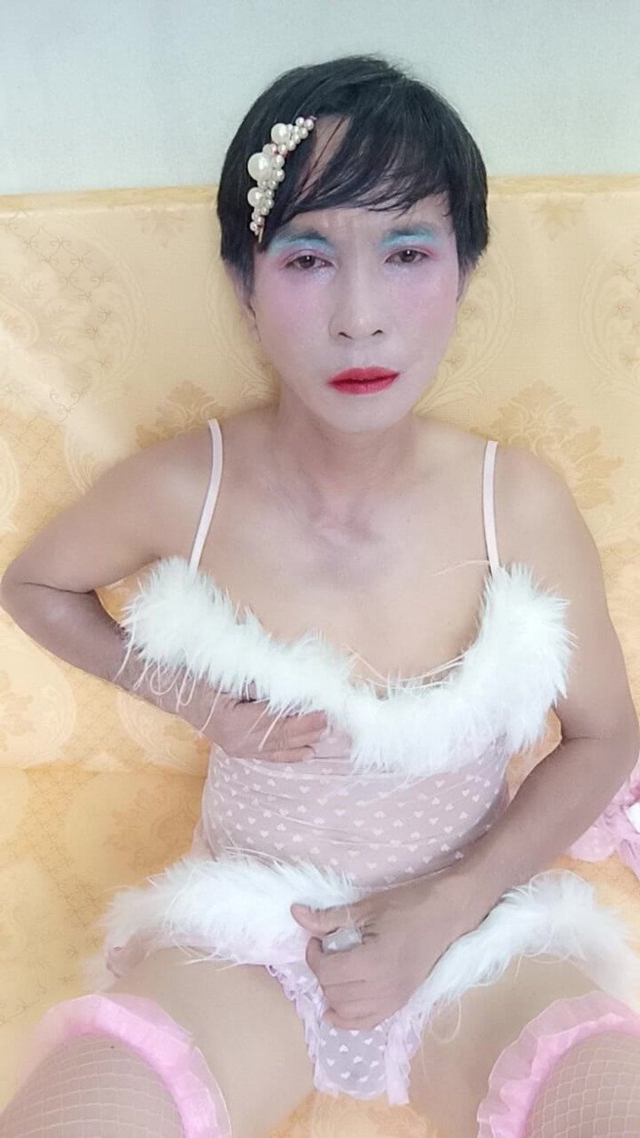 nguyen dang thien tri: Oanh Le - verkleed als een sexy pornoprinses -selfie ejaculeert en kreunt...