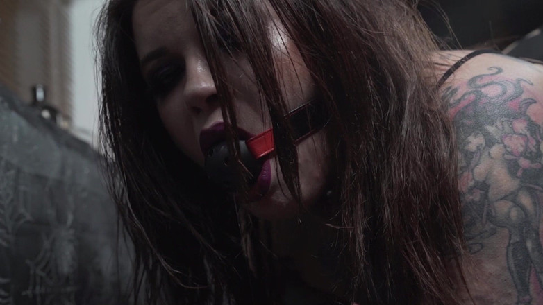 Sabien Demonia: Con đĩ goth xuất tinh bắn tinh lên mặt cực độ