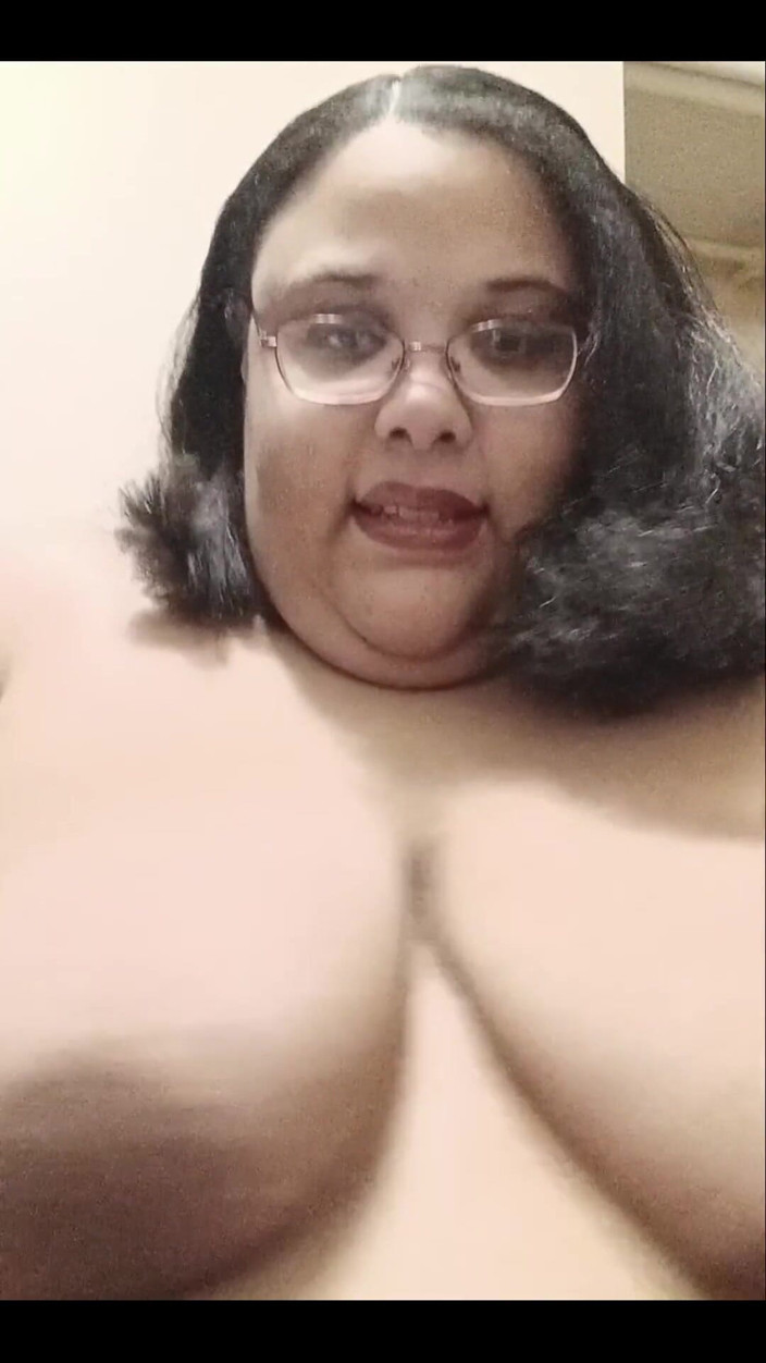Jessica pigslut: 내 젖탱이를 가지고 놀고 싶어?