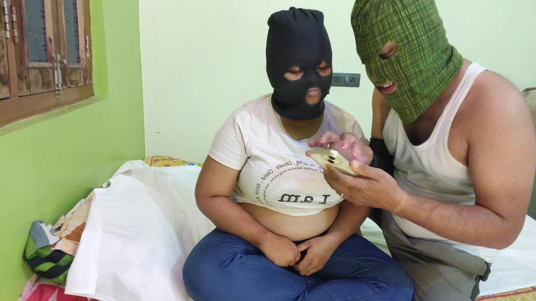 Hotty Mona: 결혼식 하루 전에 Jija에게 따먹히는 18살 인도 살리