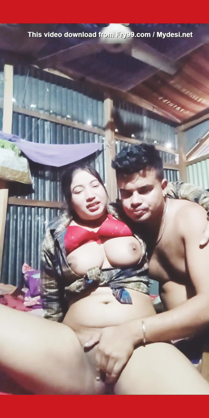 Taniyaxx: Bangla hudební video nahrávání