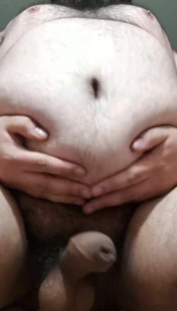 Chunky Belly Boy: Spelen met buik en tieten