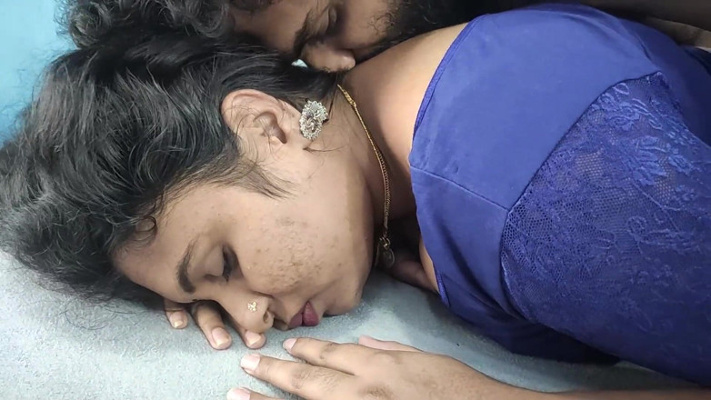 Vaishnavysharunraj: Saree romance longo lip lock com foda dura por casal...