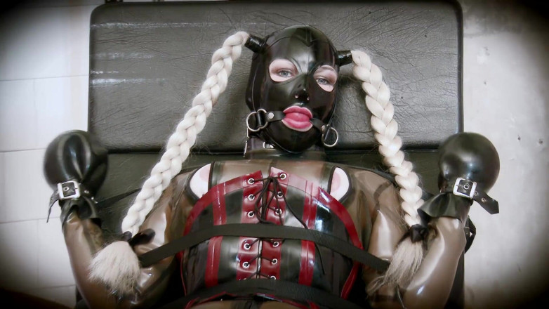 Bizare & Extreme: Submissive babe in latex gets punished by maledom