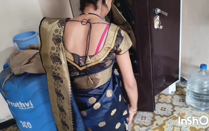 Desishycouple: Ich allein zu hause und masturbiere teil 1