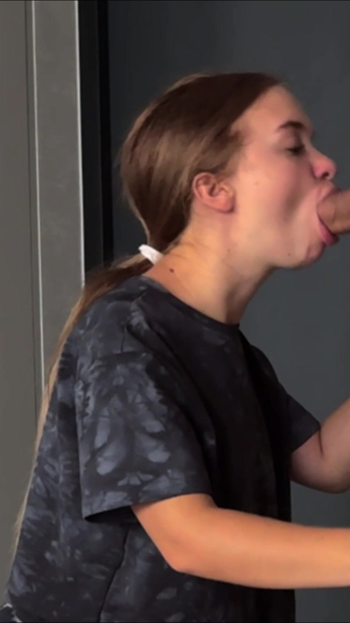 xKeryB: Otrogen flickvän får en creampie och en ansiktsbehandling