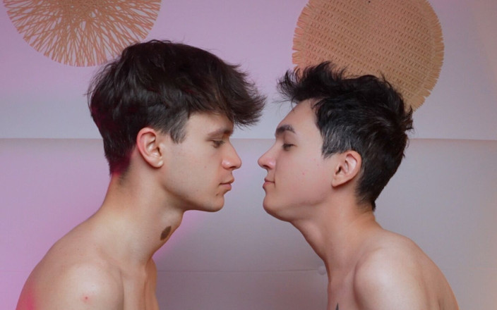 Matty And Aiden: Amateur Twink Friends Fuck with No Condom