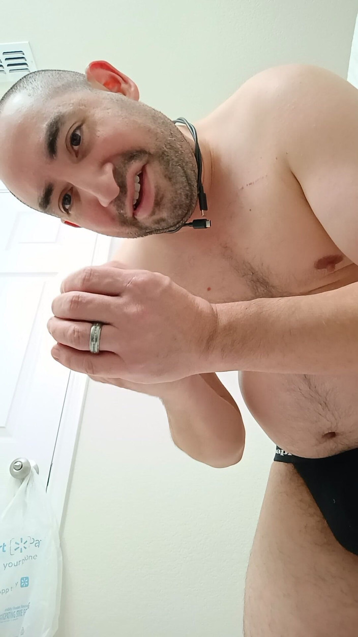 Brandon Lee: ディルド、ジョックストラップ、そしてコックリング